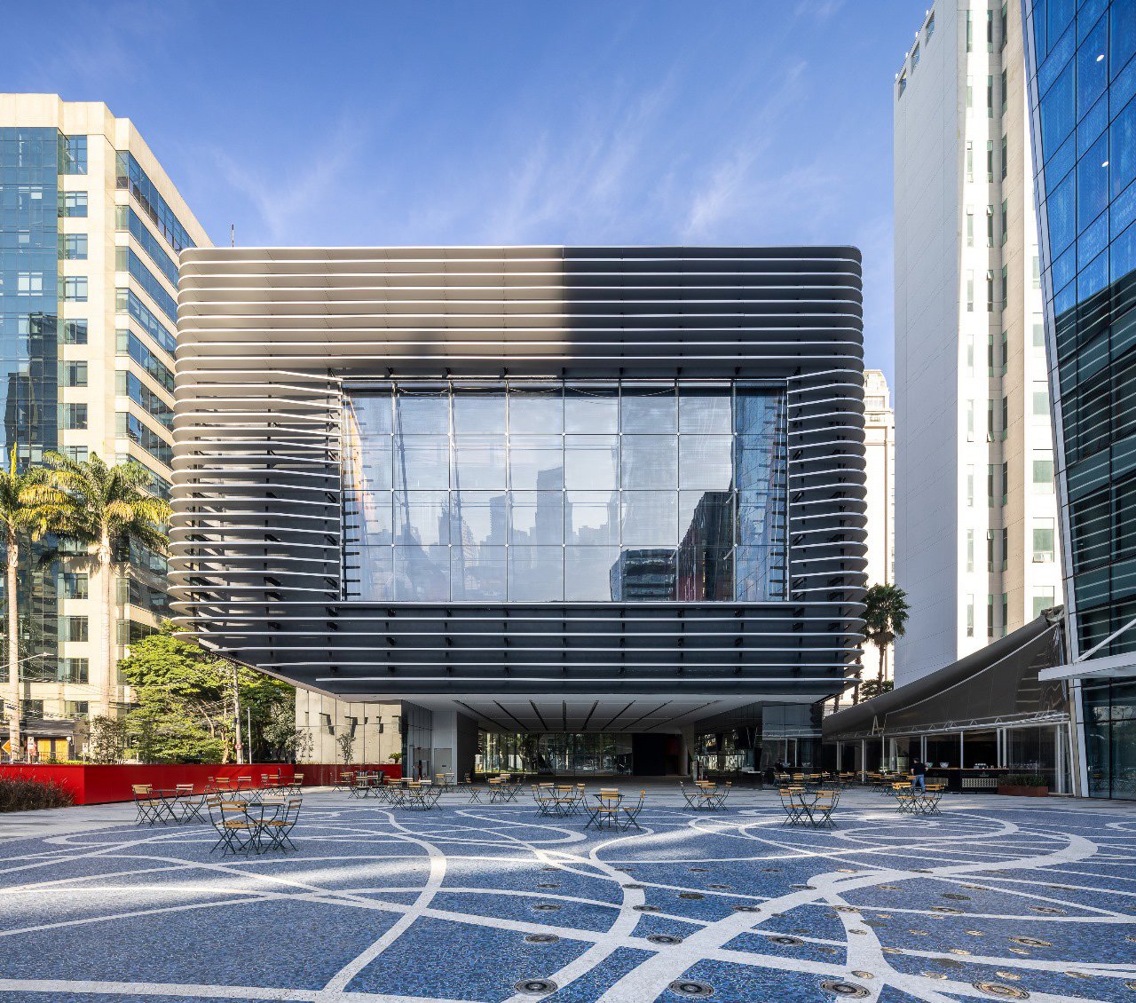 Teatro B32 — fachada